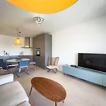 Beachfront Primera Linea 2-04