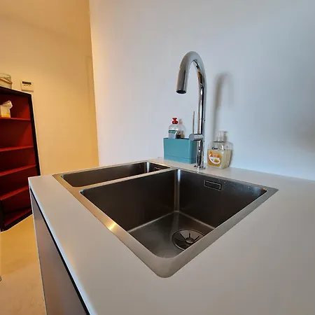 Beachfront Primera Linea 2-04 *