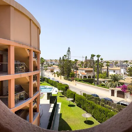 Beachfront Primera Línea 2-04